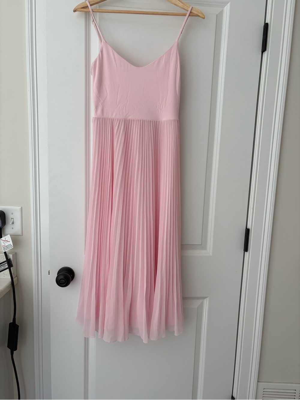 Aritzia Wilfred Pink Scoop Neck Tank Top